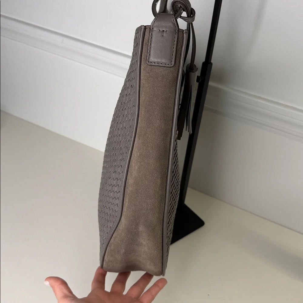 Tory Burch Thea Woven Bucket Hobo in grey zinc color handbag top handle - Picture 6 of 14